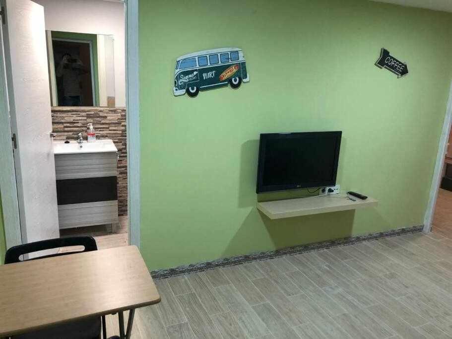 4 APTOS FULLY EQUIPPED STUDIOs NEARLY CENTER Elche Zimmer foto